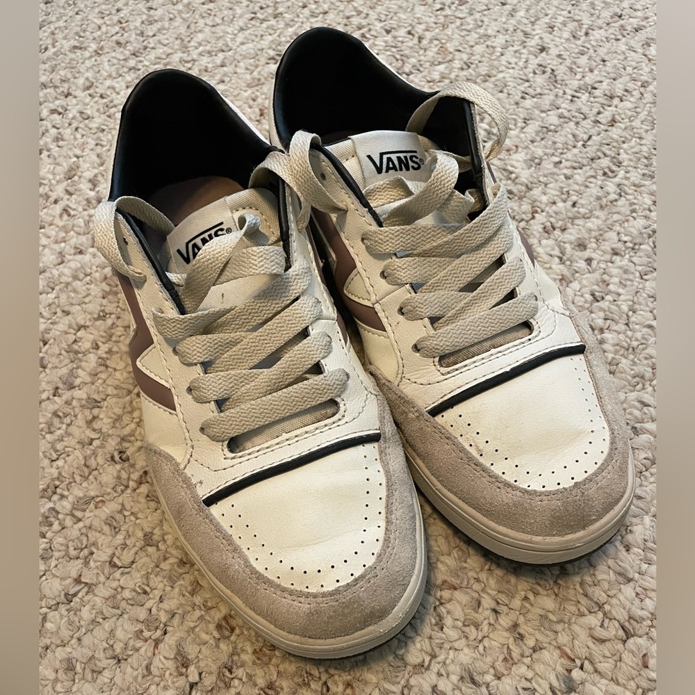 Serio Collection Lowland Vans